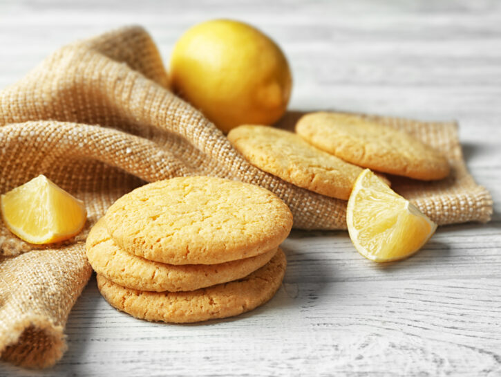 Prepariamo i biscotti al limone
