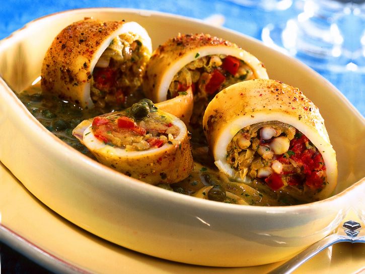 Calamari ripieni con capperi e acciughe