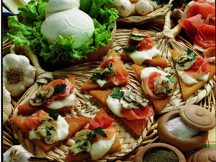 Crostini di mozzarella e funghi
