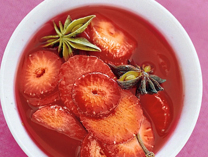 Fragole al vino rosso
