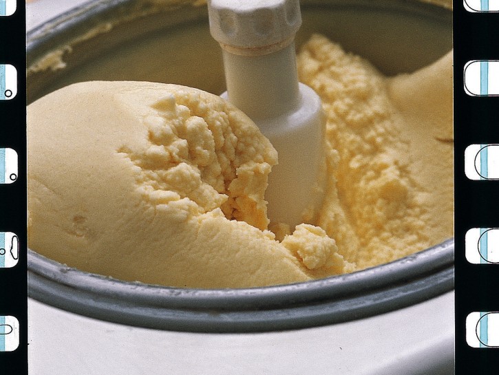 Gelato base di crema gialla