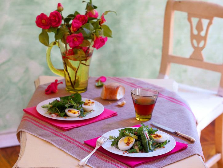 insalatina-con-uova-e-pane-dorato ricetta