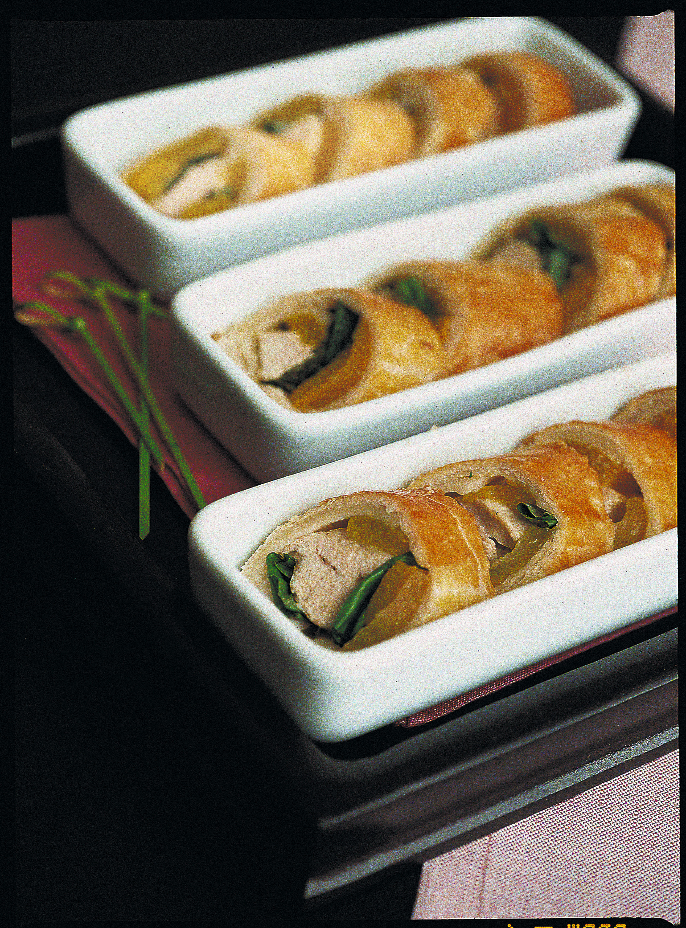 Ricetta Mini strudel di pollo e peperoni - Donnamoderna