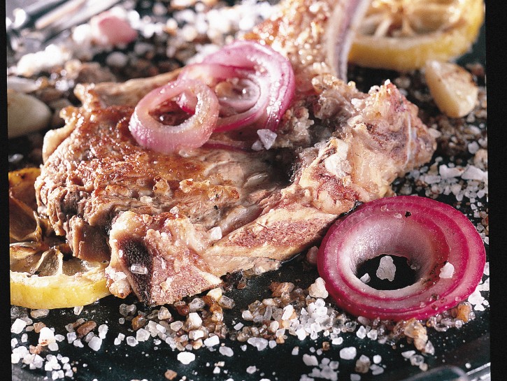 Nodini di vitello alla piastra con aromi