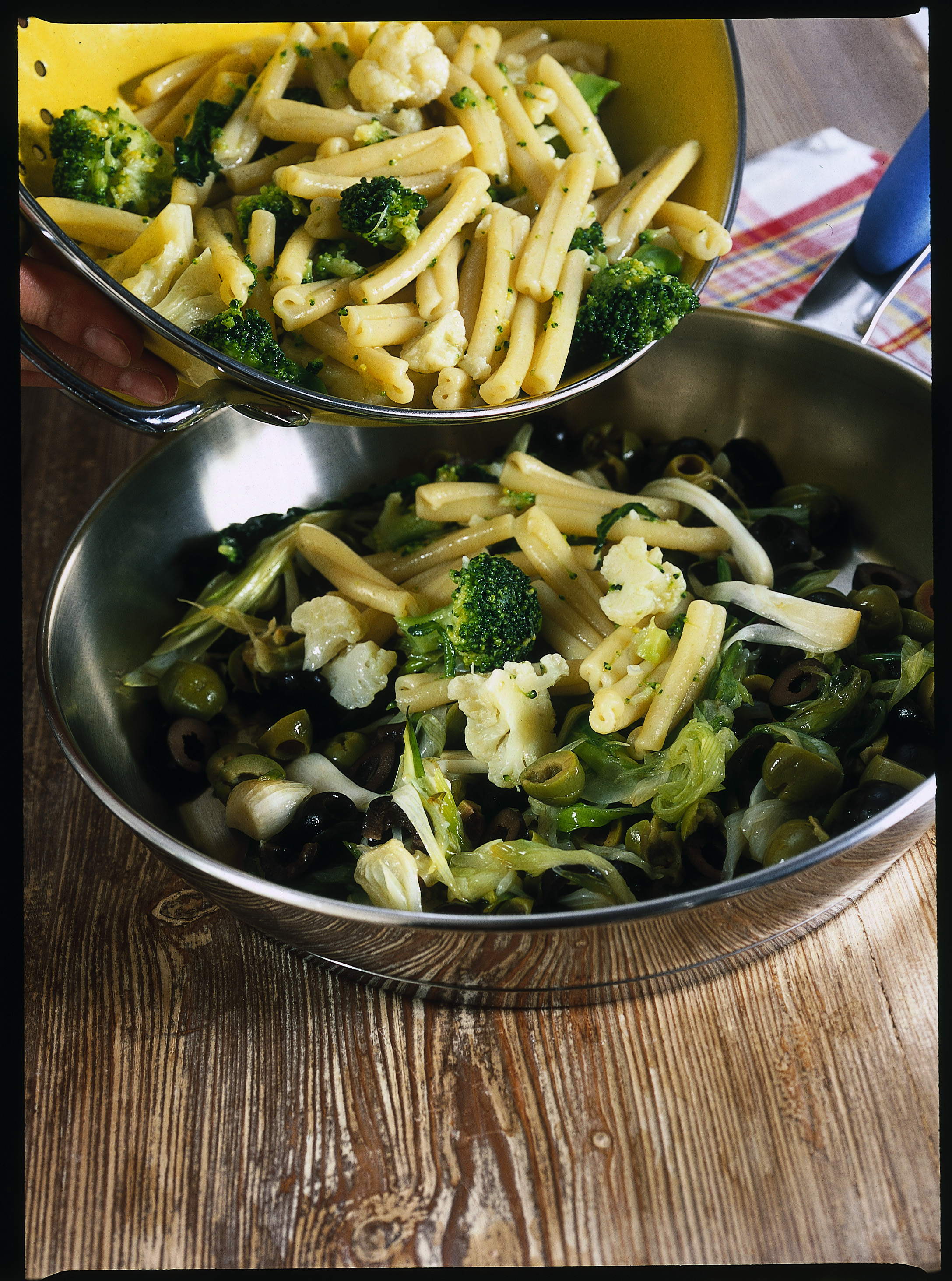 Ricetta Pasta Con Broccoletti Cavolfiore E Olive Donna Moderna