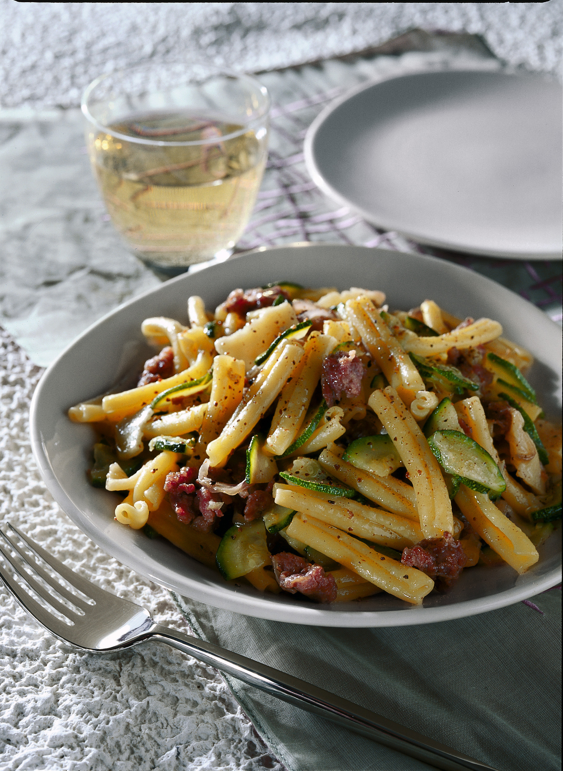Ricetta Pasta con zucchine e salamelle - Donna Moderna
