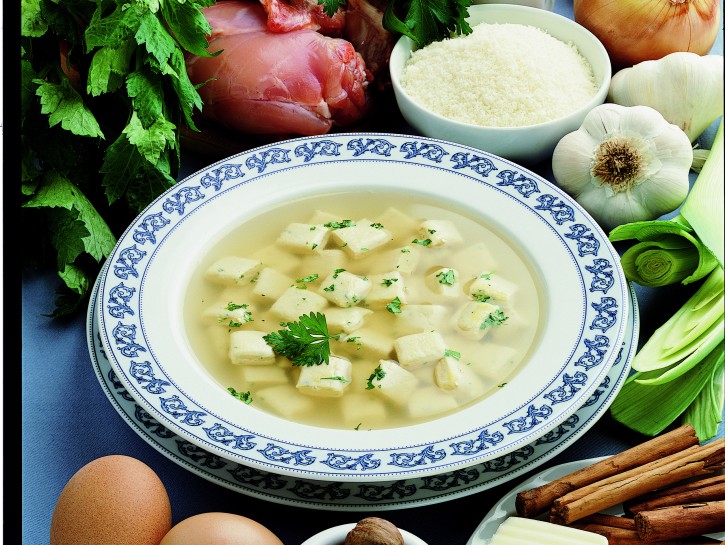 Pasta reale in brodo di coniglio