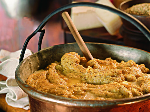 Polenta taragna con scimud