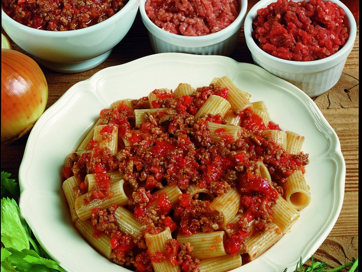 Rigatoni con ragù alla bolognese