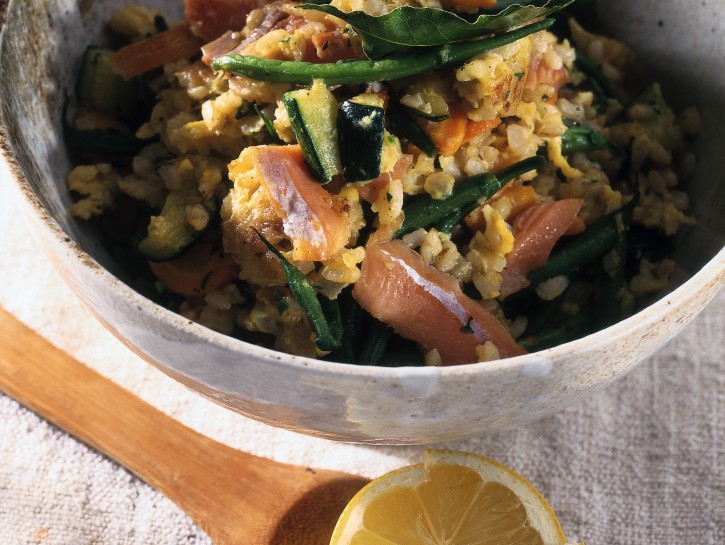 Riso saltato con il salmone