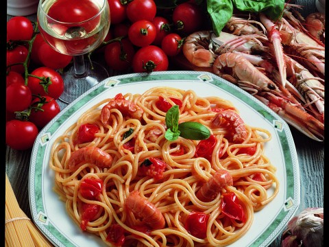 Spaghetti agli scampi in rosso