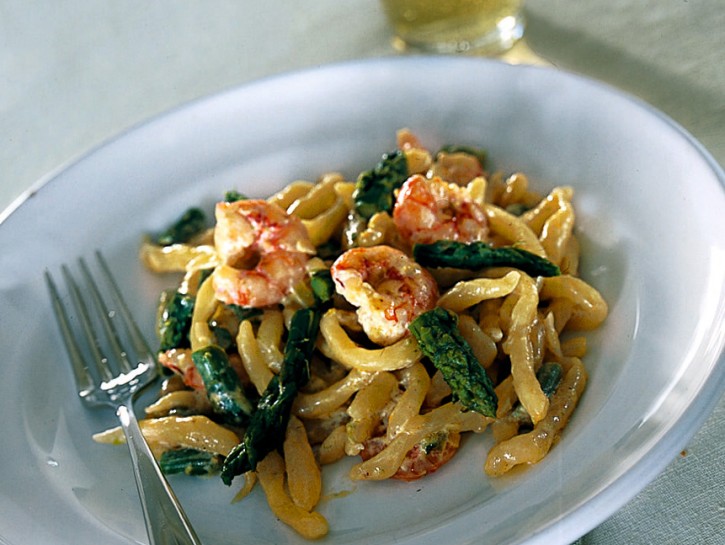 Strozzapreti saltati con gamberetti