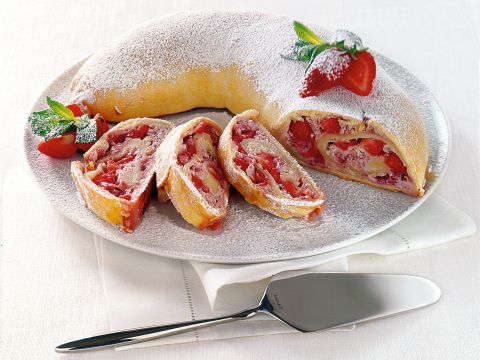 Strudel alle fragole, ricotta e mandorle