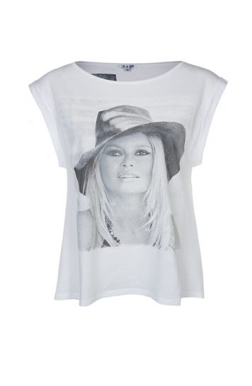 T-shirt con le stampe e magliette colorate per l'inverno