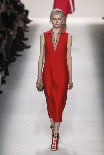 Valentino: rosso in passerella 