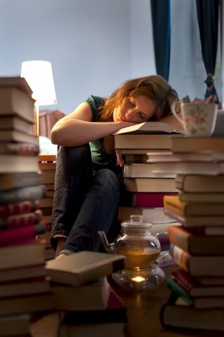 IO REGALO, TU SCEGLI Erroneamente si crede che se qualcuno ama un certo genere letterario, un