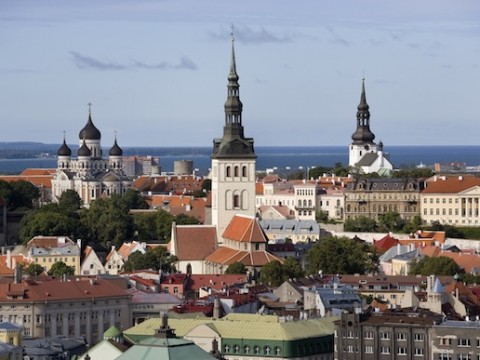 Niente sorrisi, siamo nei Paesi Baltici