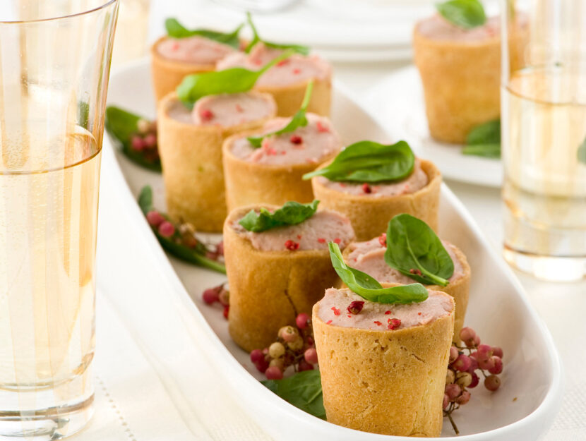 Bicchierini con mousse di prosciutto