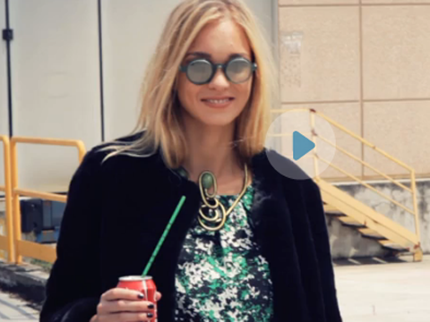 Elena indossa le eco-pellicce superstar