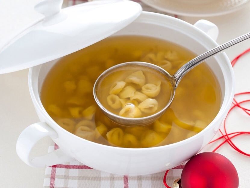 Tortellini in brodo alla bolognese