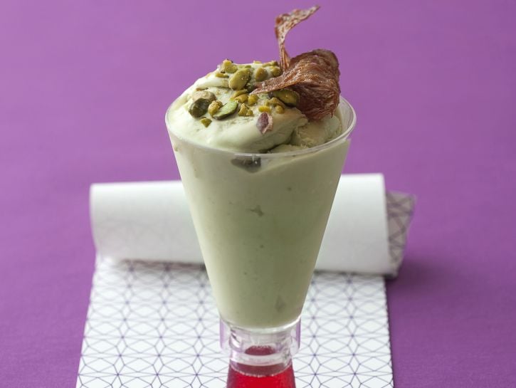gelato-al-pistacchio-con-croccantino-allo-zenzero