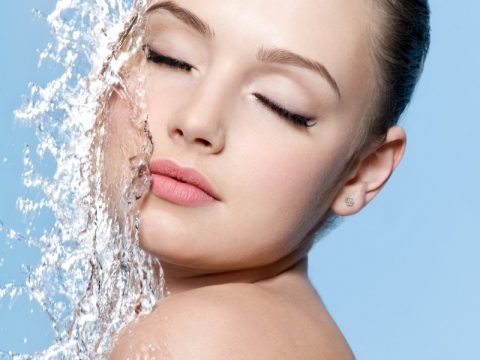 Detergenti viso per una pelle splendida