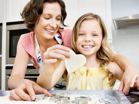 Come cucinare con i bambini in base all'età
