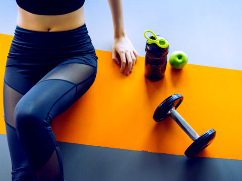 Il mini circuito fitness facilissimo per tonificare con i pesetti