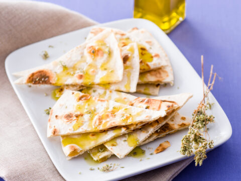 Come fare la piadina romagnola classica o senza strutto