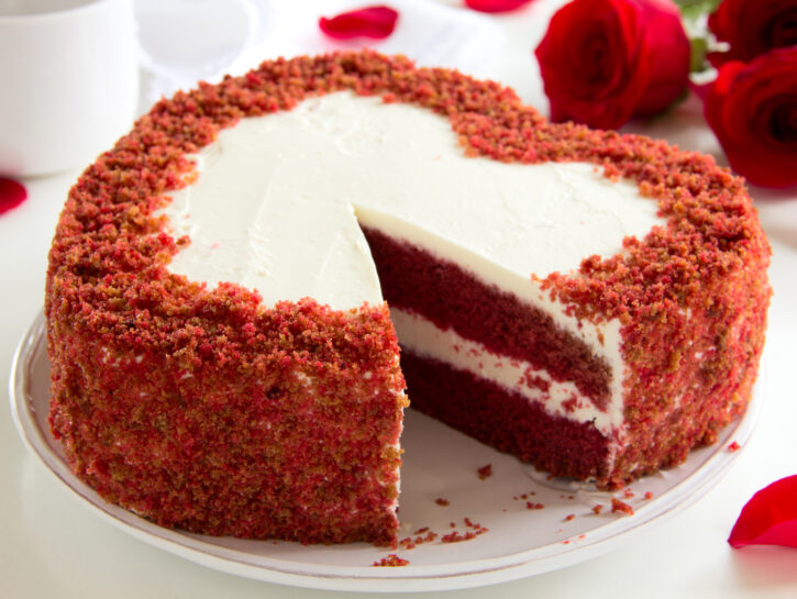Red velvet cake a cuore - Credits: Shutterstock