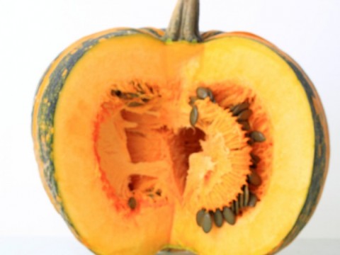Lasagne crudiste con zucca, spinaci e noci