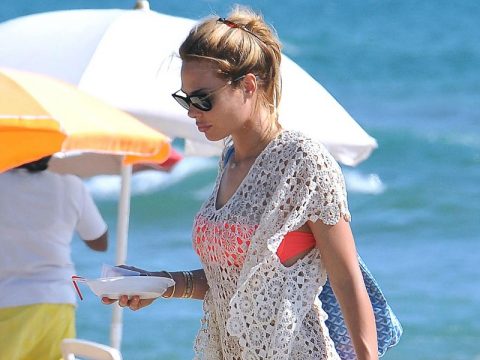 Il casual look delle vip al mare