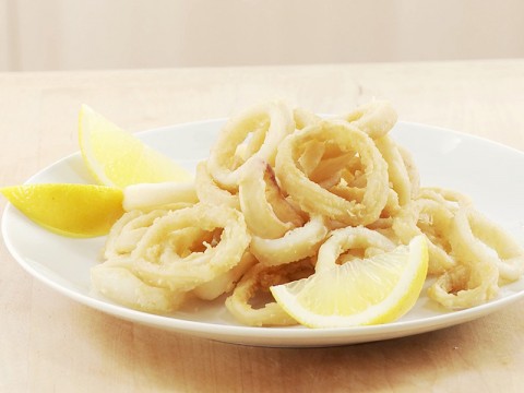 La ricetta degli anelli di calamari fritti