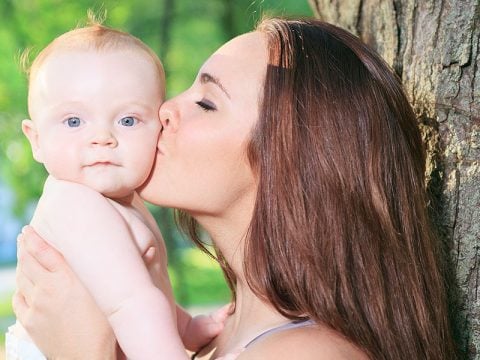 5 rimedi naturali per i capelli dopo la gravidanza