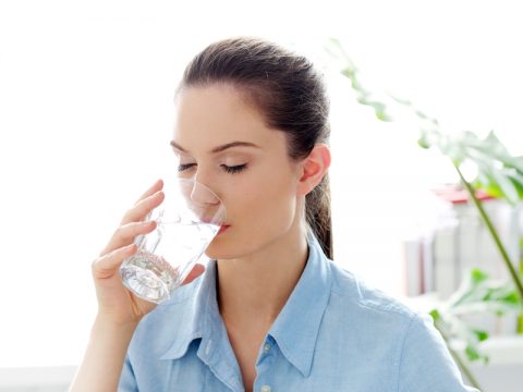 Acqua Fonte Essenziale, per la salute nostro del corpo