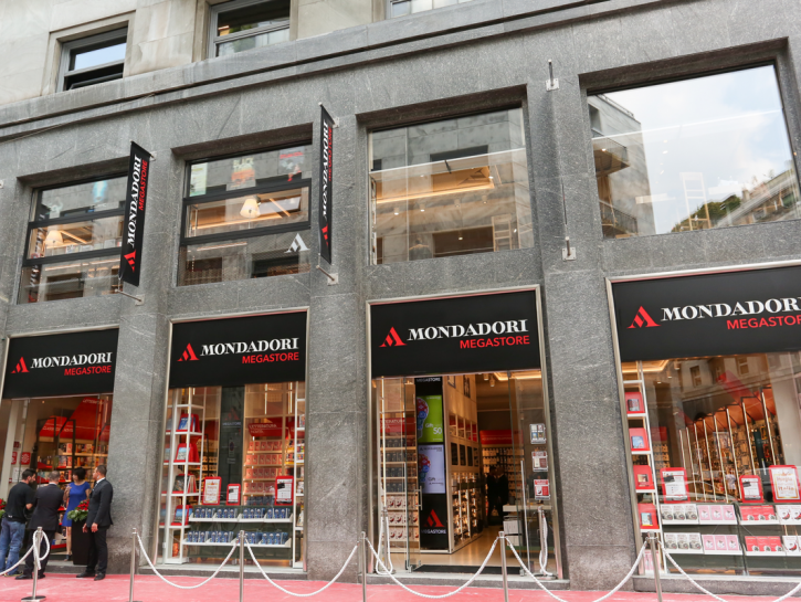 Mondadori megastore milano