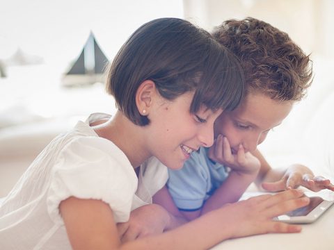 E-book o libri di carta: quali sono i più adatti per i bambini?