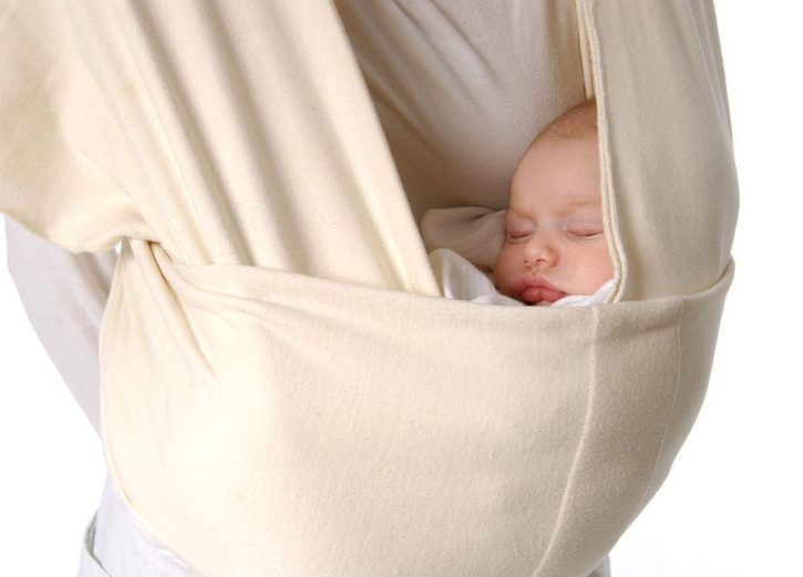 8 benefici della fascia portabebè (per mamma e bambino)