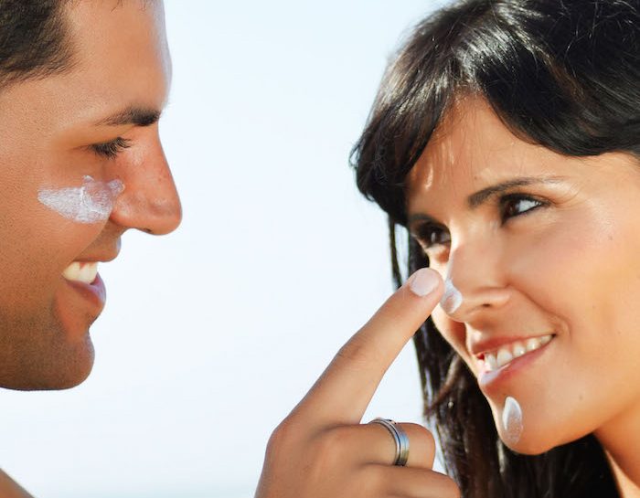 Sedurre in spiaggia con costume e make up