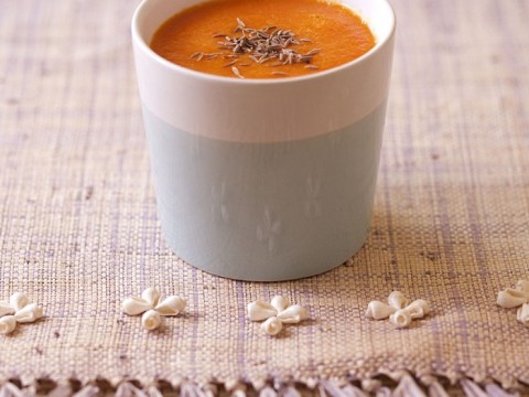 Gazpacho con avocado e pomodori