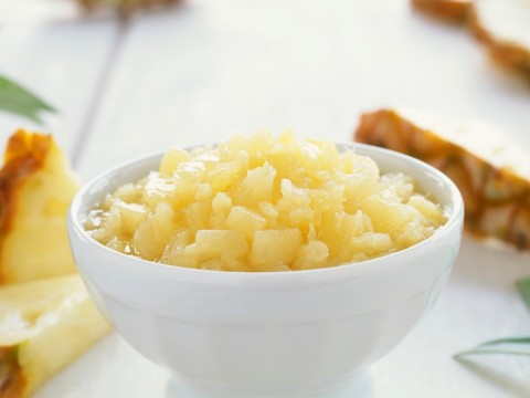 Insalata con ananas e carne