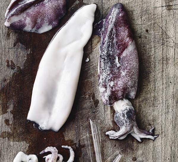 Come pulire i calamari e le ricette per cucinarli