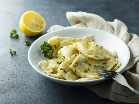 Ravioli con ricotta e limone: La ricetta