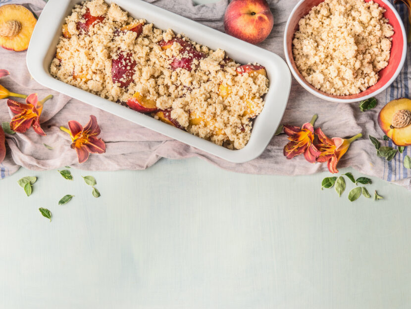 Crumble vegano di pesche
