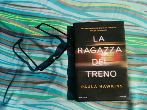 Letture da spiaggia: La ragazza del treno