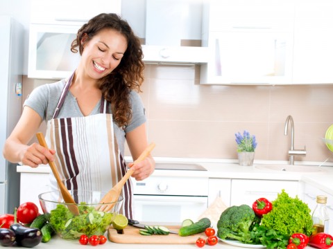 Combattere lo stress ritrovando il piacere in cucina