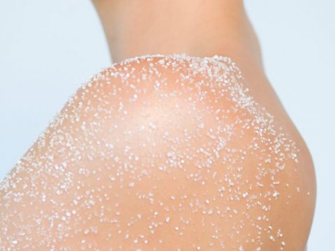 5 scrub per il tuo rientro in bellezza