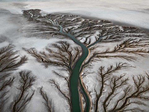"Acqua Shock": riflessioni sull'acqua nelle foto di Burtynsky