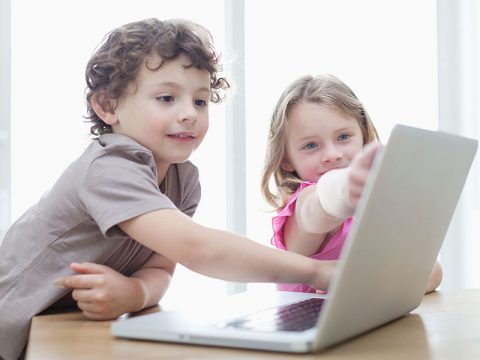 Come le nuove tecnologie aiutano i bambini a scuola