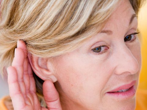Se non senti bene, controlla l'udito (senza paura)